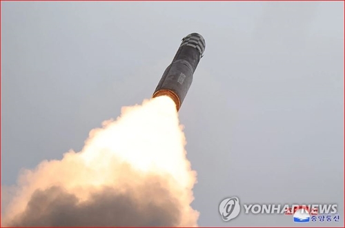 Triều Tiên xác nhận phóng thử tên lửa đạn đạo liên lục địa Hwasong-18